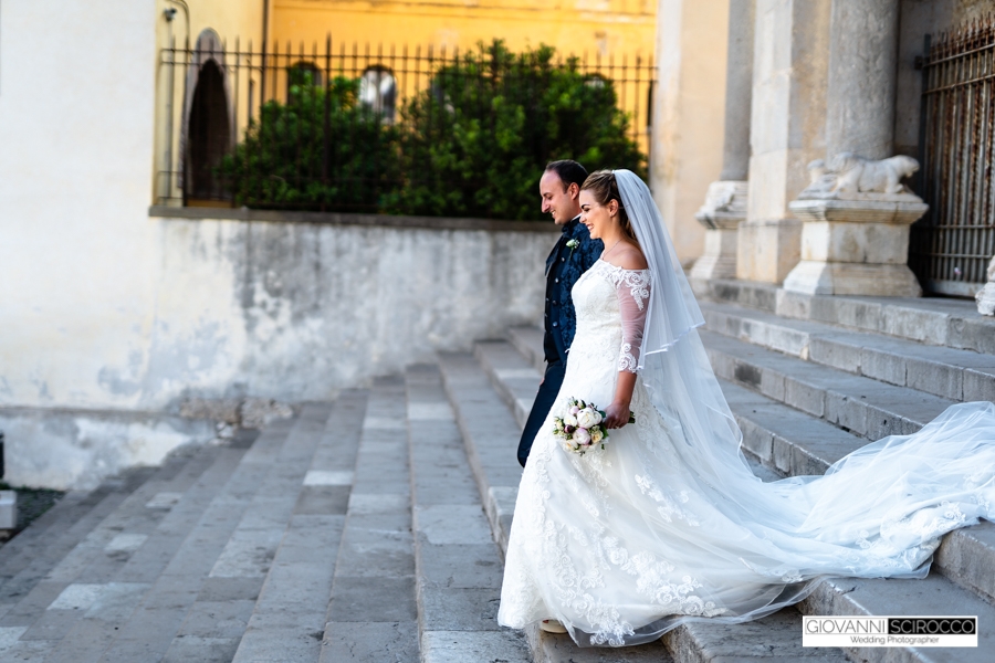 uscita dalla chiesa sposi