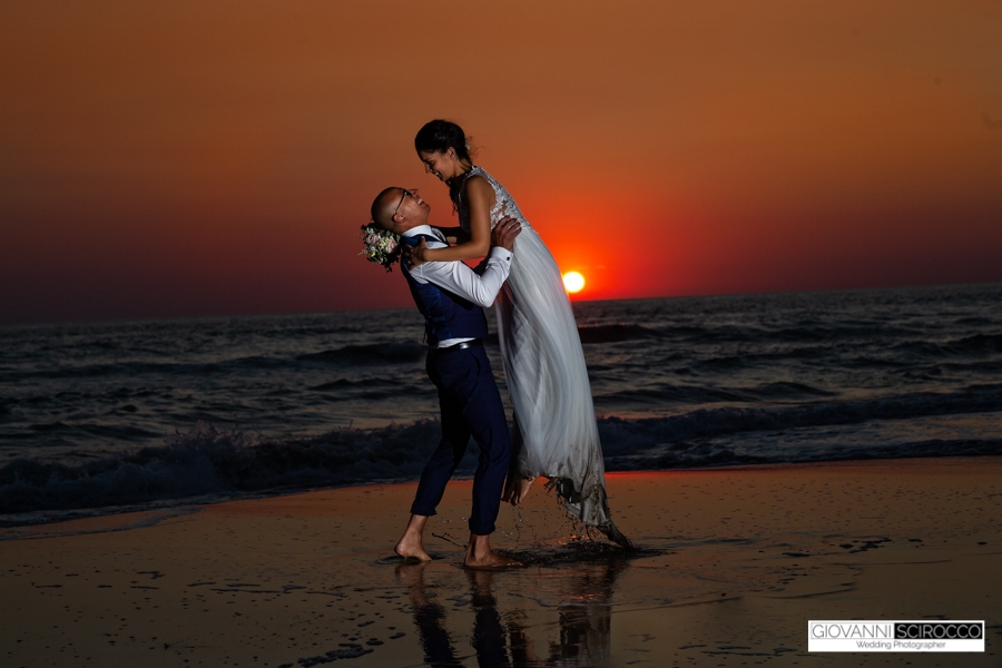 sposi al tramonto